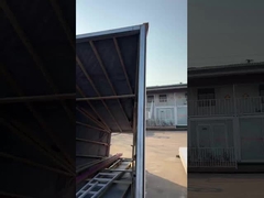 Загрузка развлекательного оборудования на грузовик